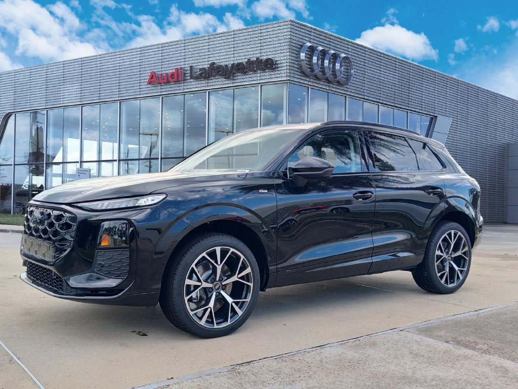 New 2026 Audi Q3 quattro 2.0T AWD/4WD image 1