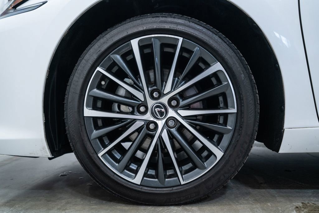 Used 2023 Lexus ES 350 w/ Premium Package image 11