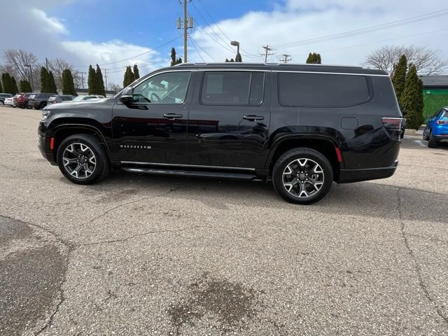 Used 2023 Jeep Wagoneer L Series III w/ Preferred Equipment Group AWD/4WD image 2