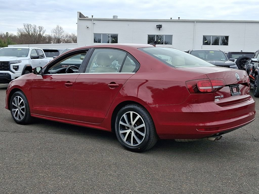 Used 2017 Volkswagen Jetta SE image 4