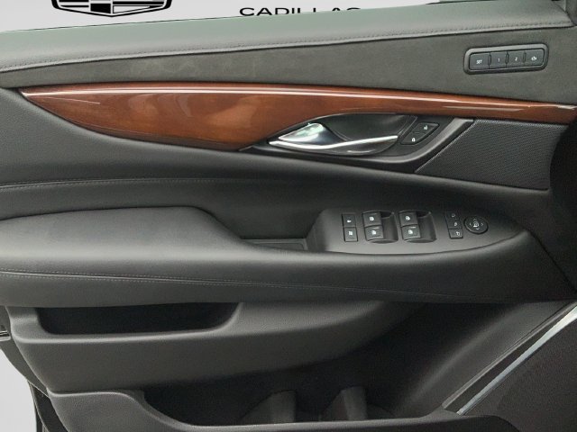 Used 2020 Cadillac Escalade Premium Luxury AWD/4WD image 9