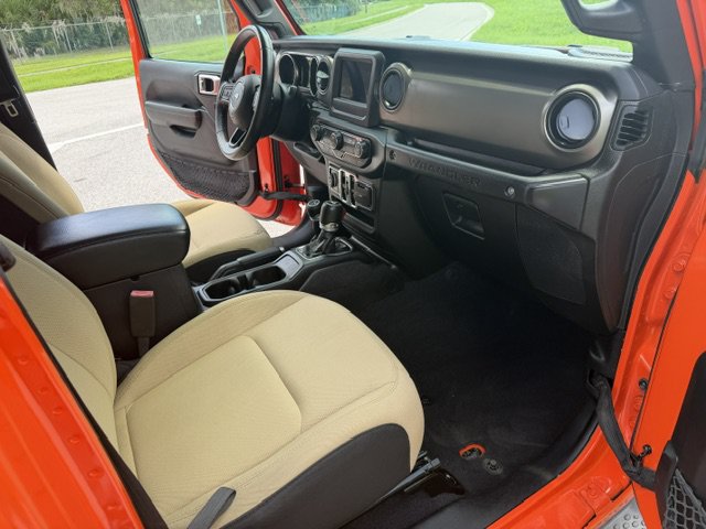 Used 2018 Jeep Wrangler Unlimited Sport S AWD/4WD image 14