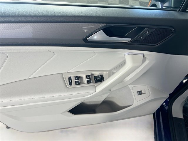 Used 2022 Volkswagen Tiguan SE image 11