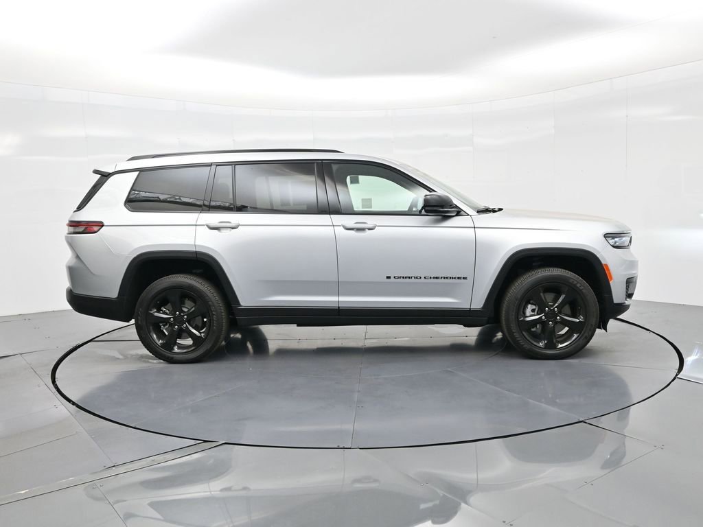 New 2025 Jeep Grand Cherokee L Altitude image 5