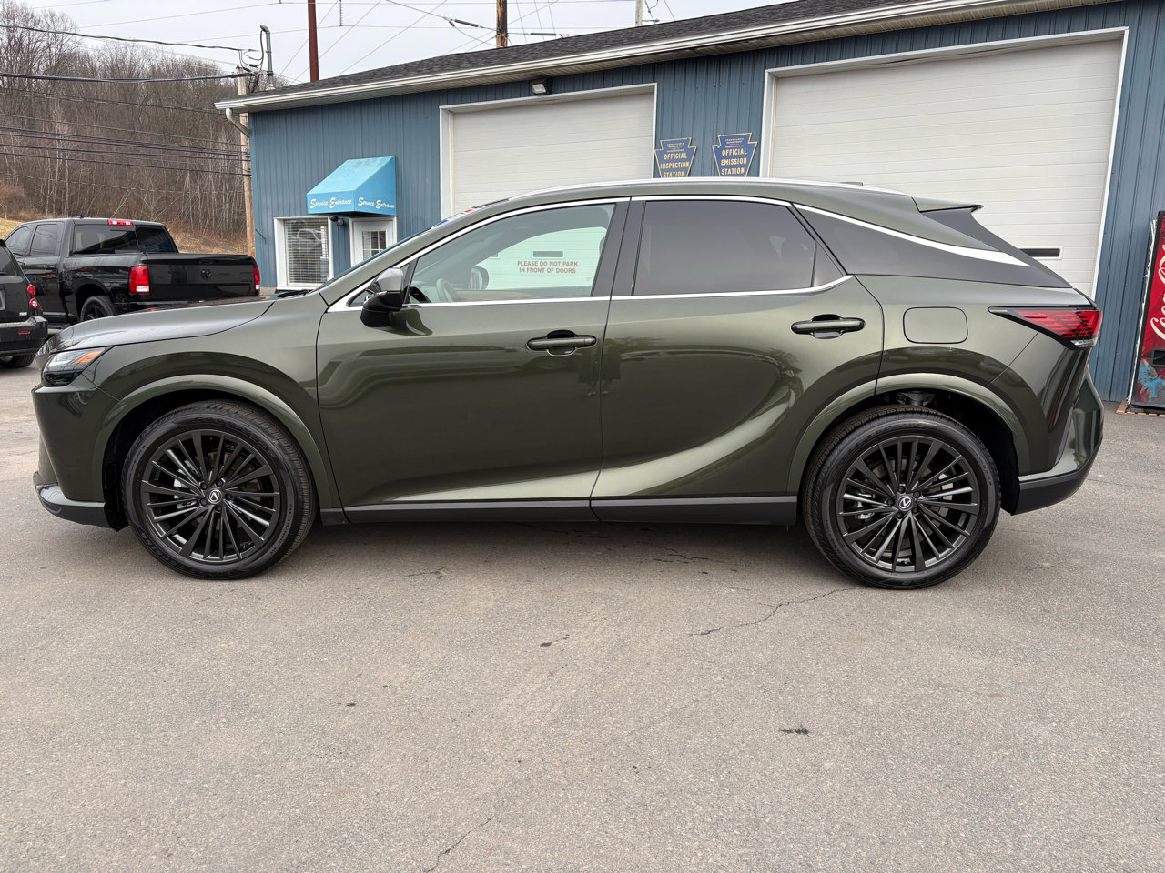 Used 2025 Lexus RX 350 AWD image 2