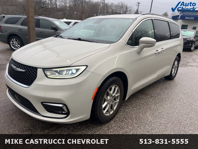 Used 2021 Chrysler Pacifica Touring w/ Uconnect Theater Family Group