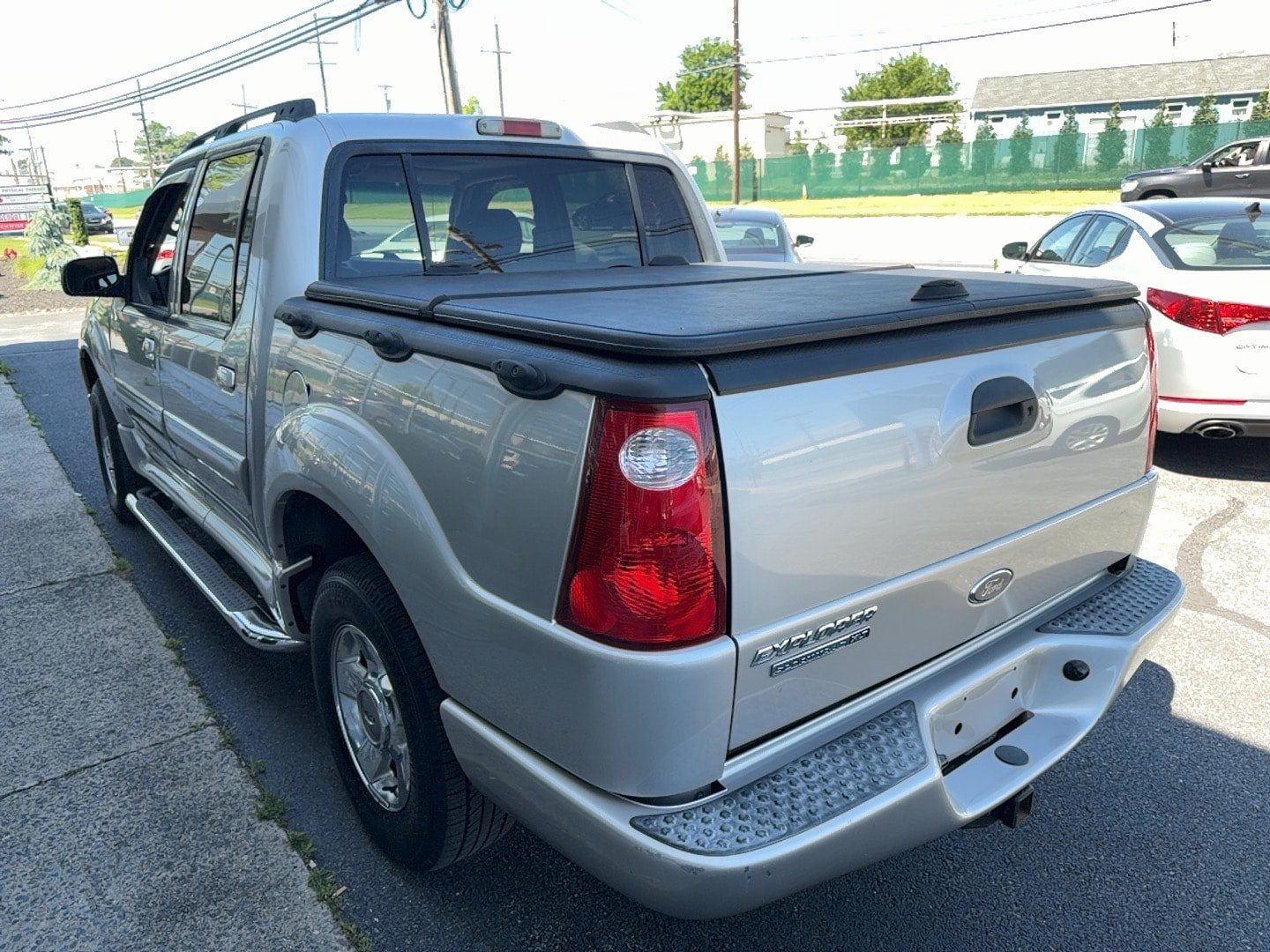Used 2005 Ford Explorer Sport Trac XLT AWD/4WD image 4