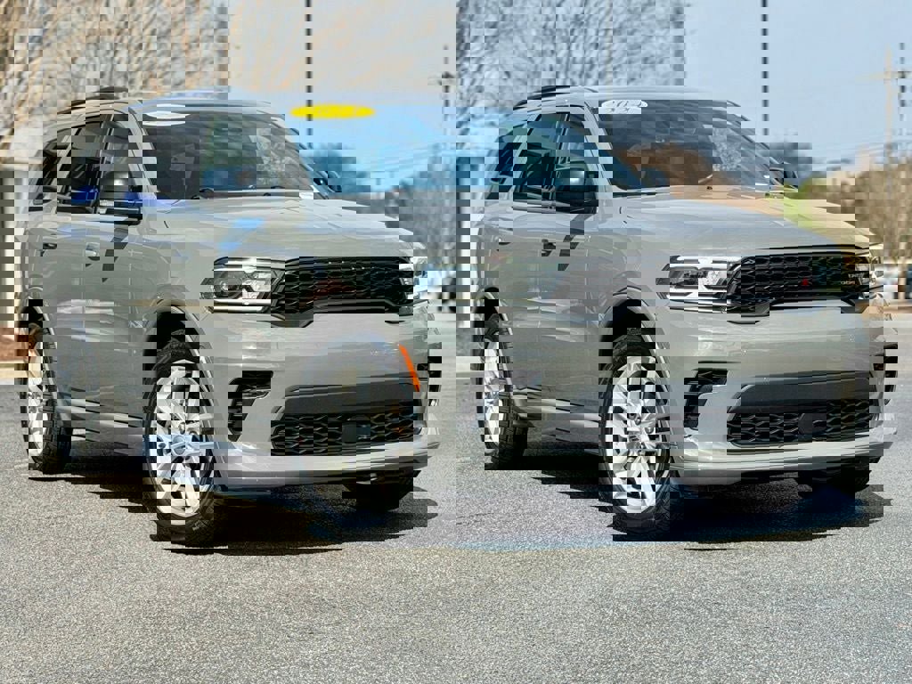 Used 2024 Dodge Durango GT image 2