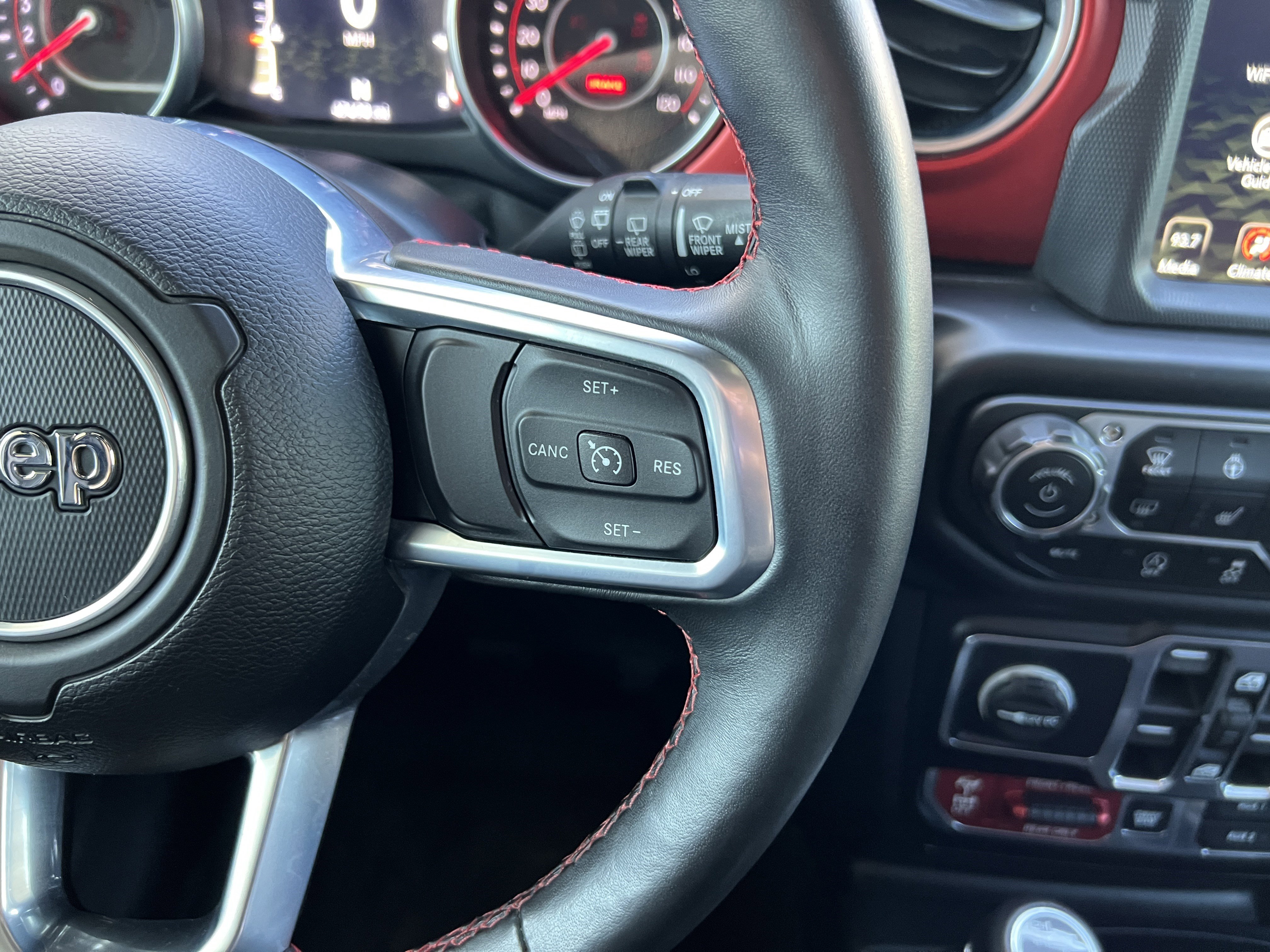 Used 2020 Jeep Wrangler Unlimited Rubicon w/ Uconnect 4C Nav & Sound Group image 28