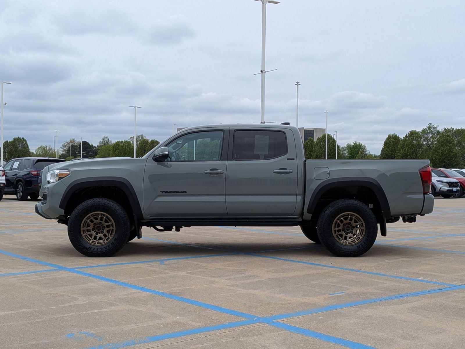 Used 2023 Toyota Tacoma 4x4 Double Cab w/ Trail Edition image 9