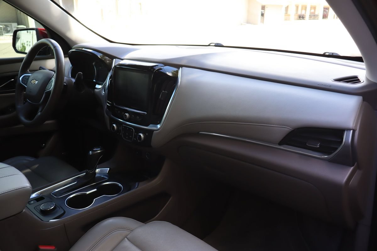 Used 2018 Chevrolet Traverse Premier AWD/4WD image 17