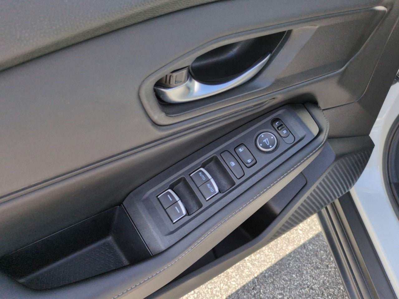 Used 2025 Honda Accord Sport image 12