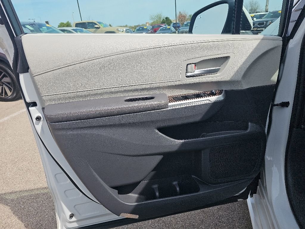 Used 2024 Toyota Sienna XLE AWD/4WD image 10