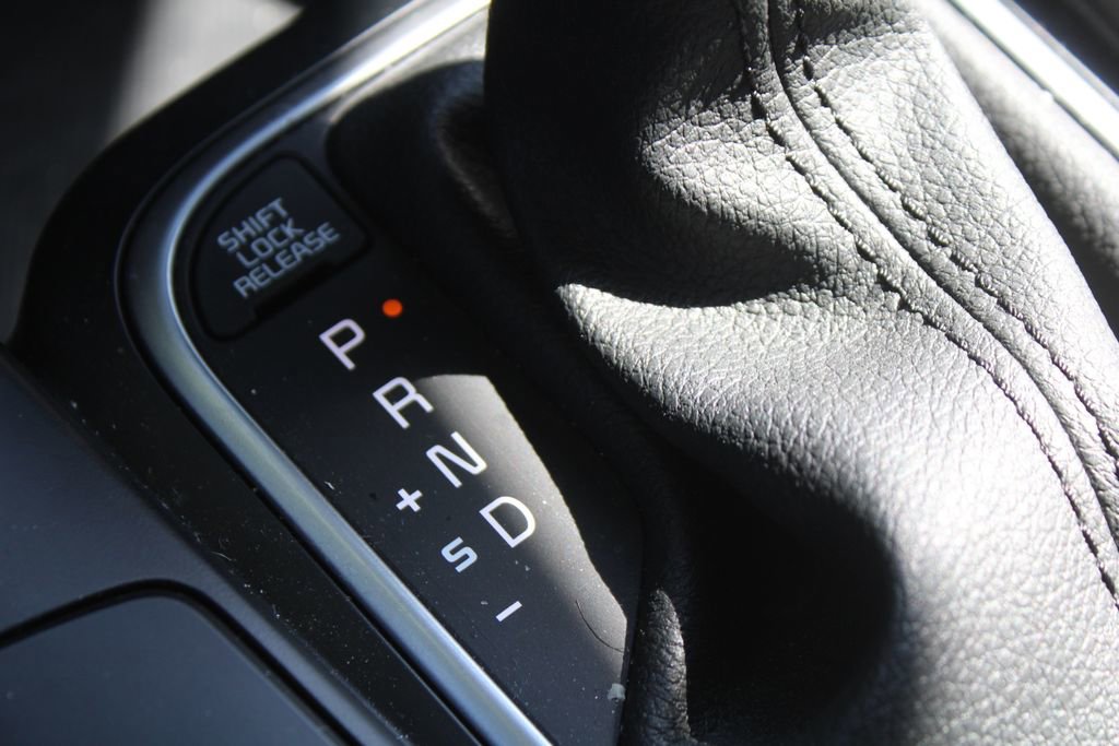 Certified 2025 Kia Soul LX w/ LX Technology Package image 32