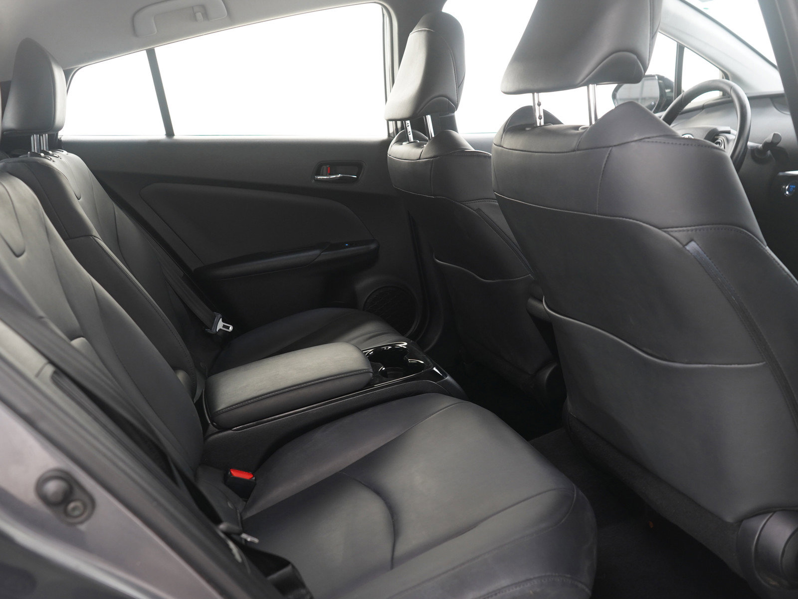 Used 2017 Toyota Prius Prime Premium image 13