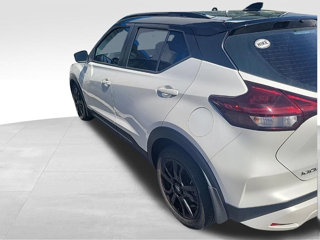 Used 2023 Nissan Kicks SR w/ SR Premium Package image 2