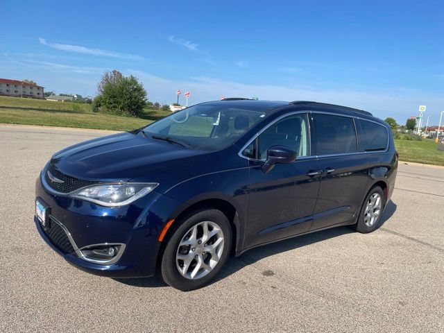 Used 2019 Chrysler Pacifica Touring Plus w/ Advanced Safetytec Group FWD image 6