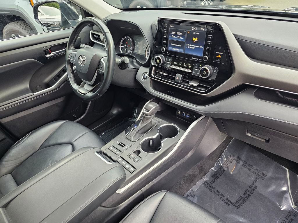 Used 2022 Toyota Highlander XLE image 48