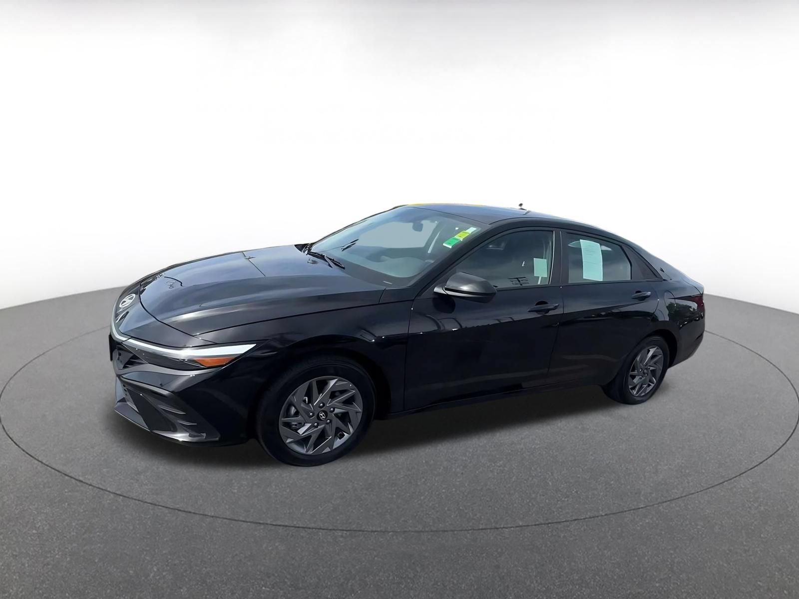 Used 2026 Hyundai Elantra Hybrid FWD image 6
