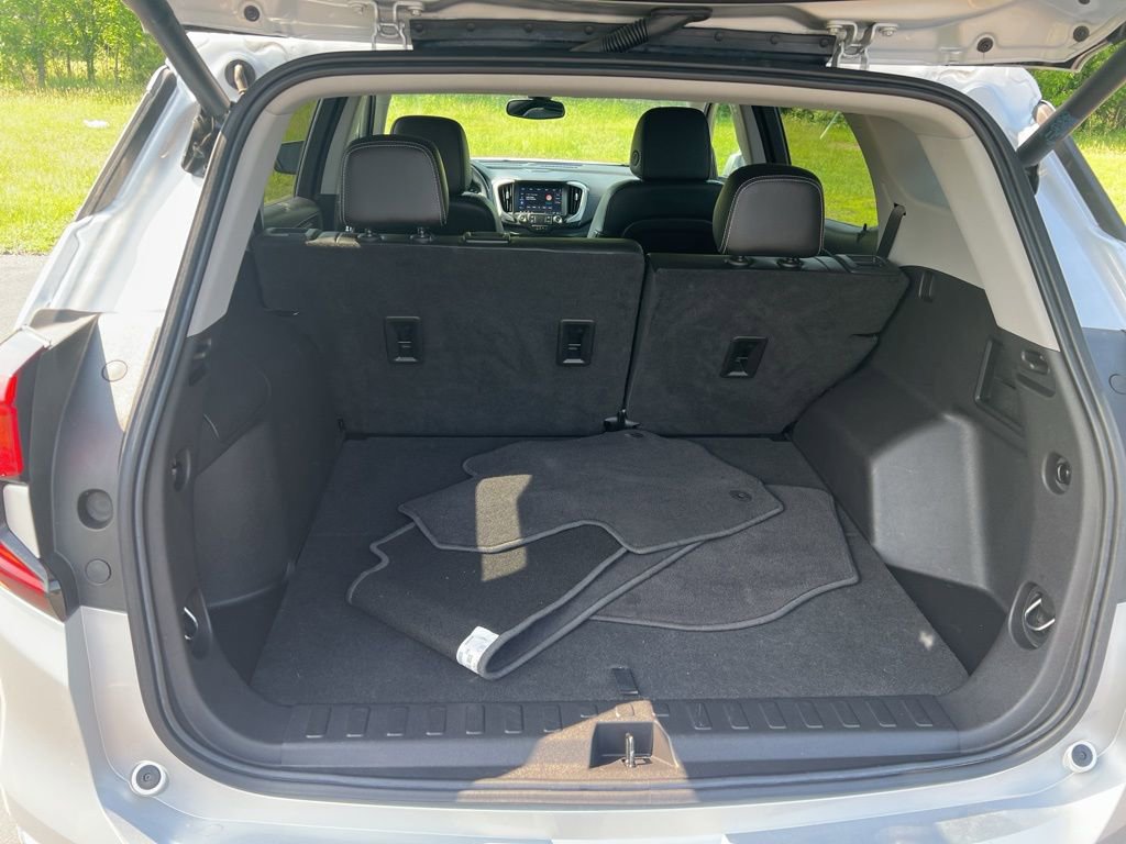 Certified 2022 GMC Terrain SLT w/ Infotainment Package II image 6