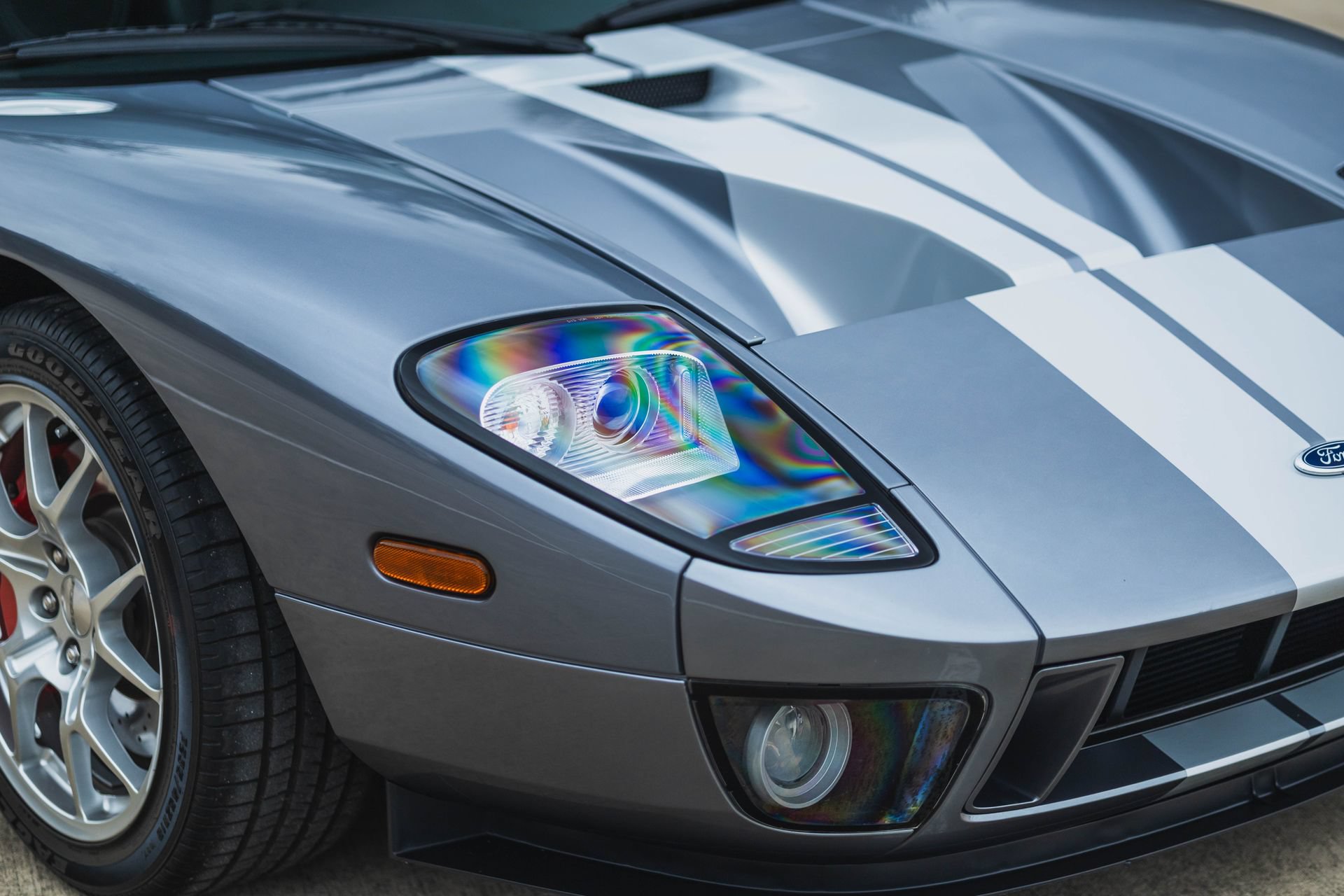 Used 2006 Ford GT RWD image 35