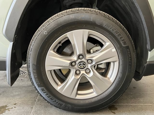 Used 2022 Toyota RAV4 XLE w/ Convenience Package AWD/4WD image 12