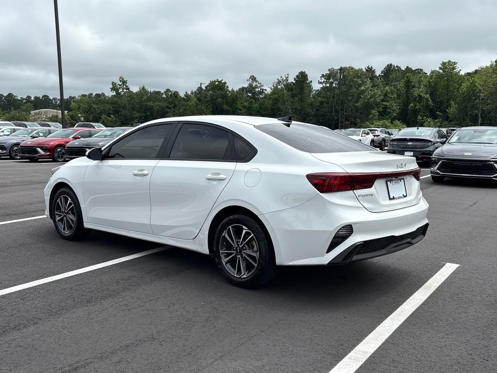 Used 2024 Kia Forte LXS FWD image 3