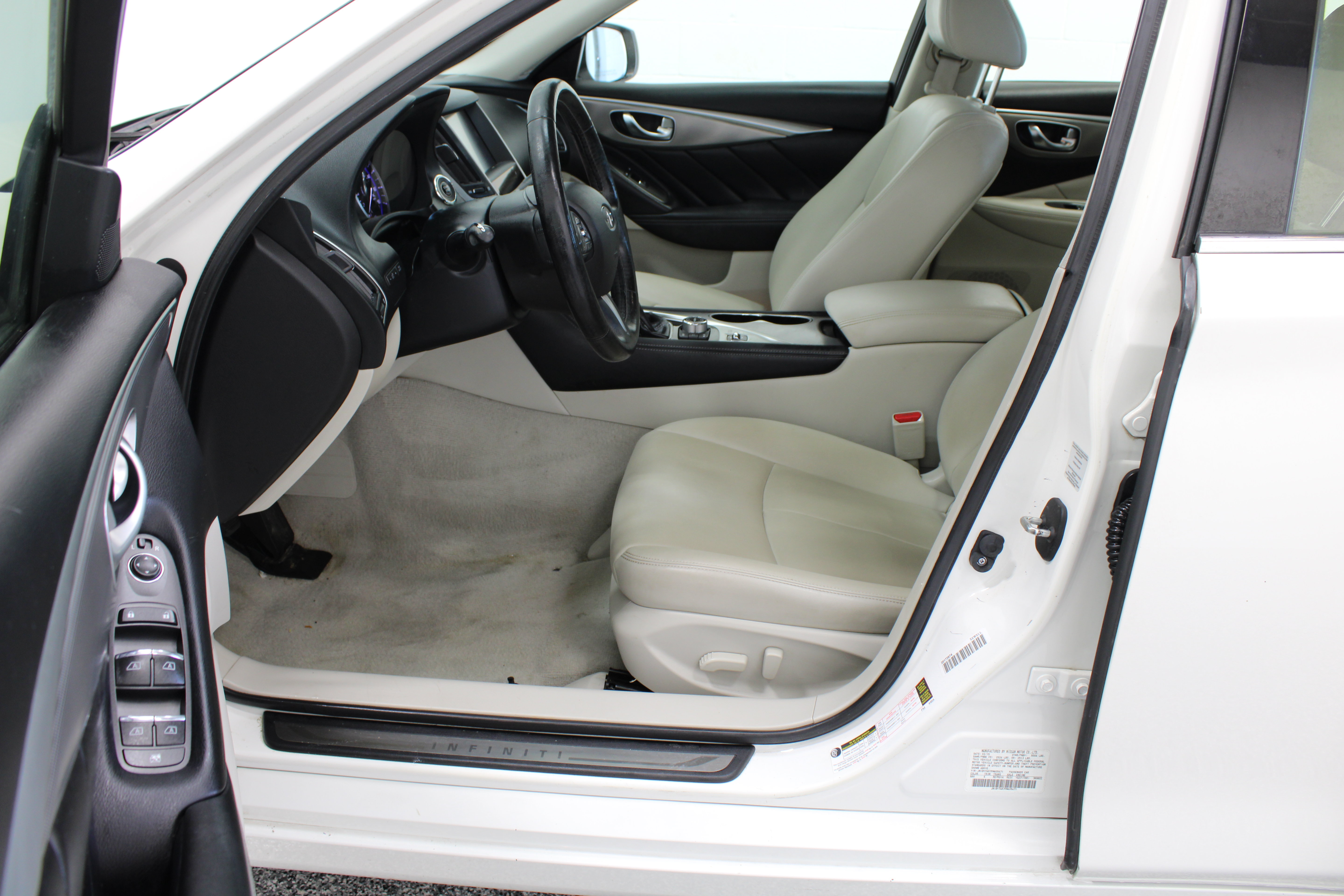 Used 2015 INFINITI Q50 Premium AWD/4WD image 14