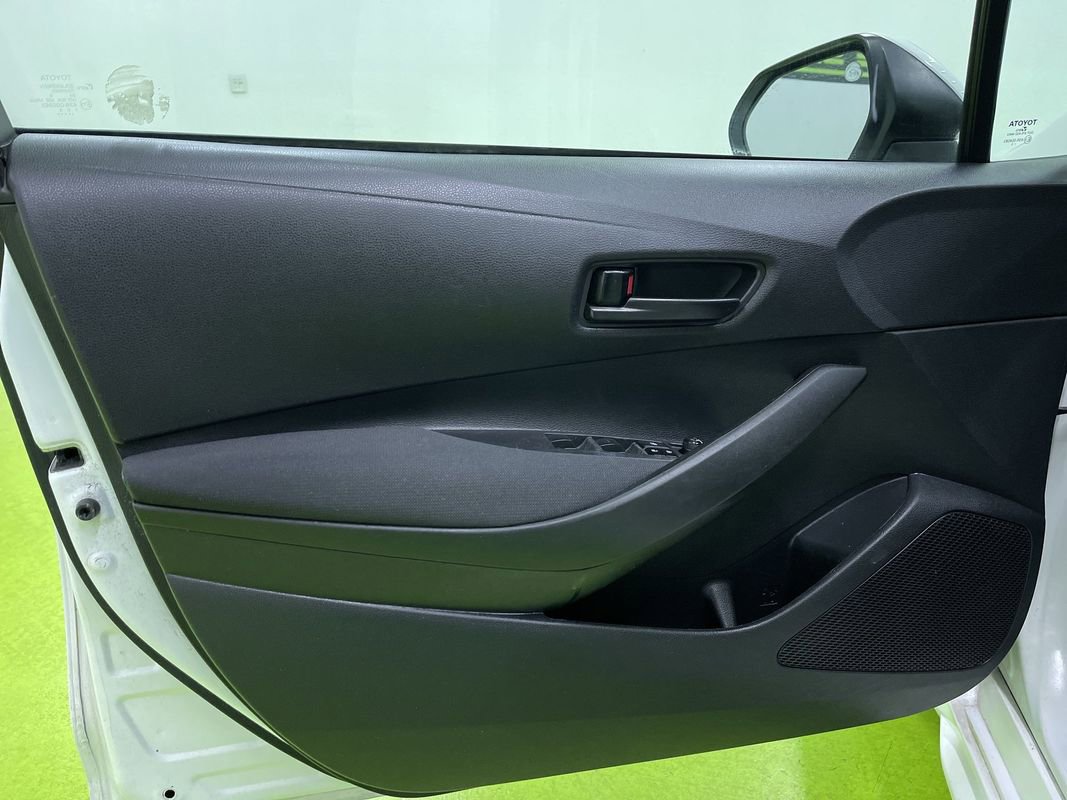 Used 2022 Toyota Corolla LE FWD image 16