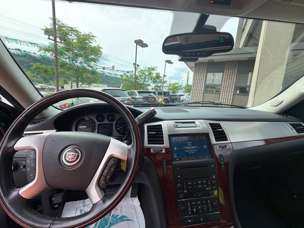 Used 2007 Cadillac Escalade EXT w/ Information Package AWD/4WD image 19