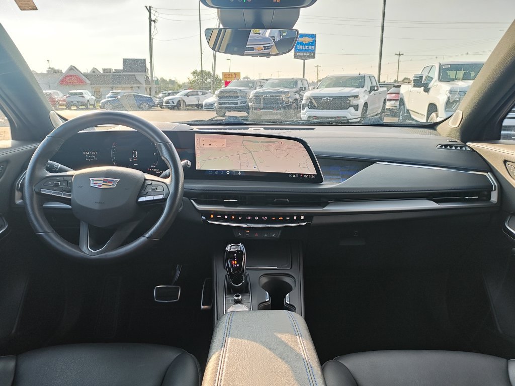 Used 2024 Cadillac XT4 Sport w/ Technology Package AWD/4WD image 17
