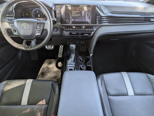 Used 2025 Toyota Camry SE w/ Convenience Package FWD image 10