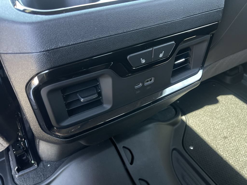 New 2026 GMC Sierra 2500 AT4 w/ AT4 Premium Plus Package AWD/4WD image 21