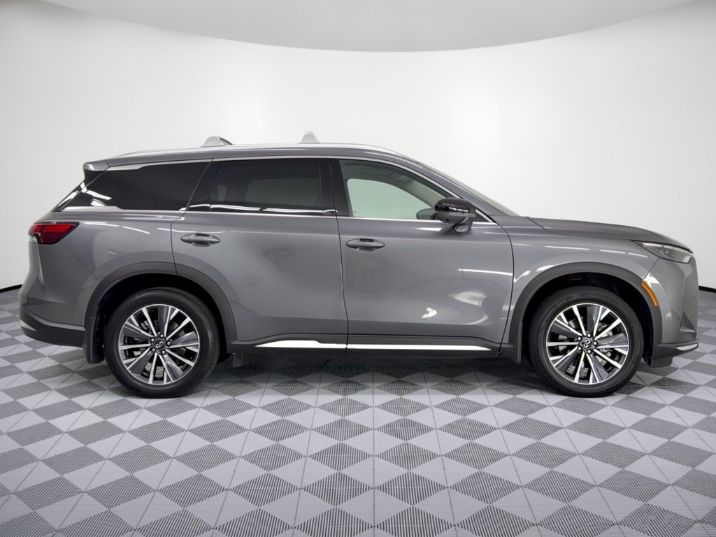 Used 2026 INFINITI QX60 Luxe w/ Family Package FWD image 8