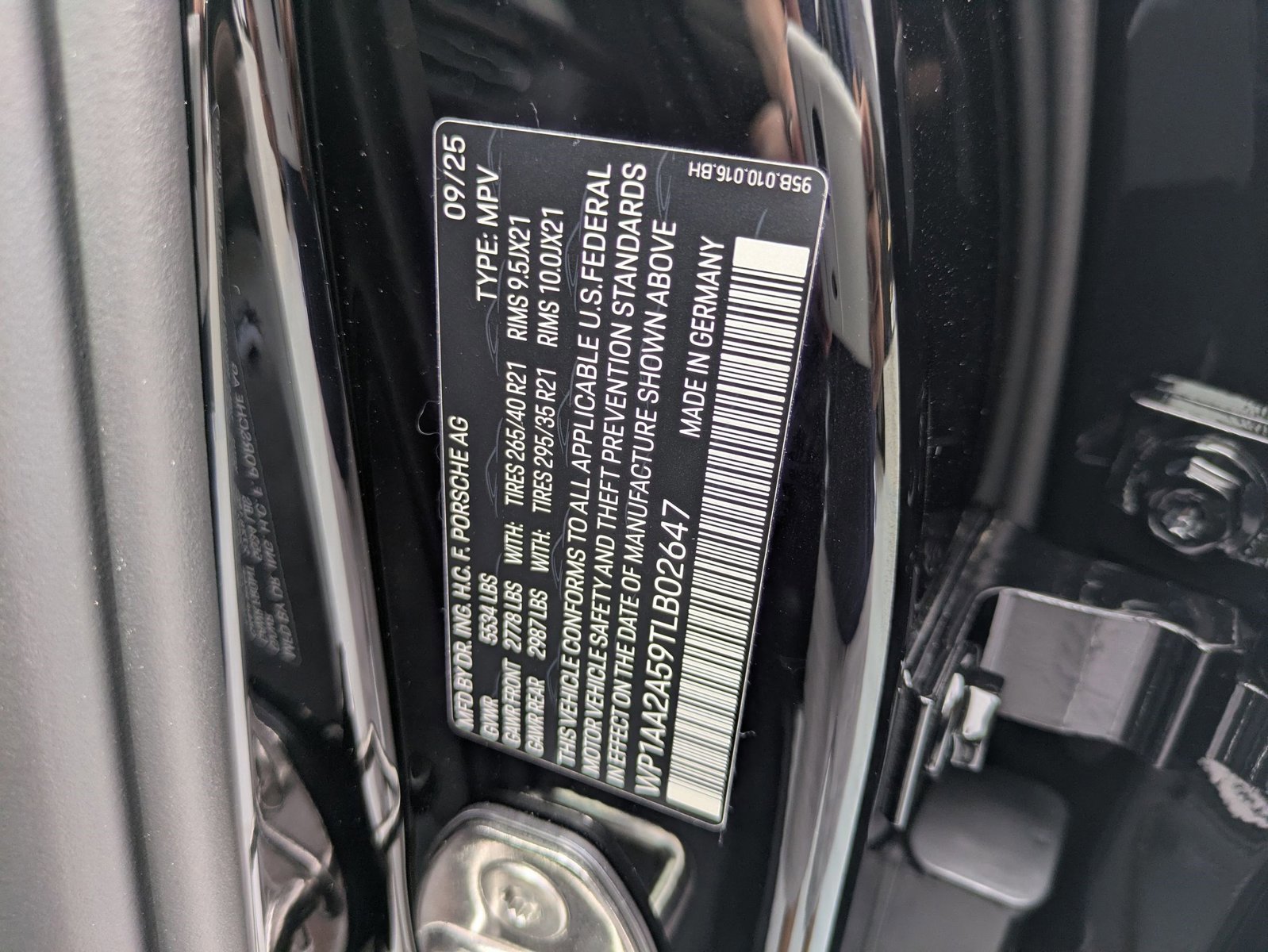 New 2026 Porsche Macan image 29