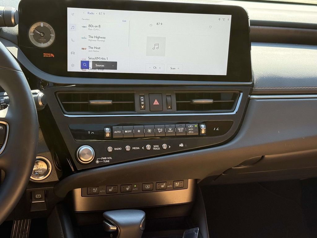 Used 2025 Lexus ES 350 w/ Technology Package FWD image 19