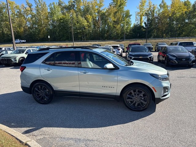 Used 2022 Chevrolet Equinox RS w/ RS Leather Package image 18