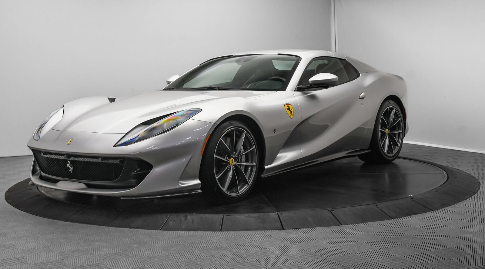 Used 2022 Ferrari 812 GTS RWD image 12