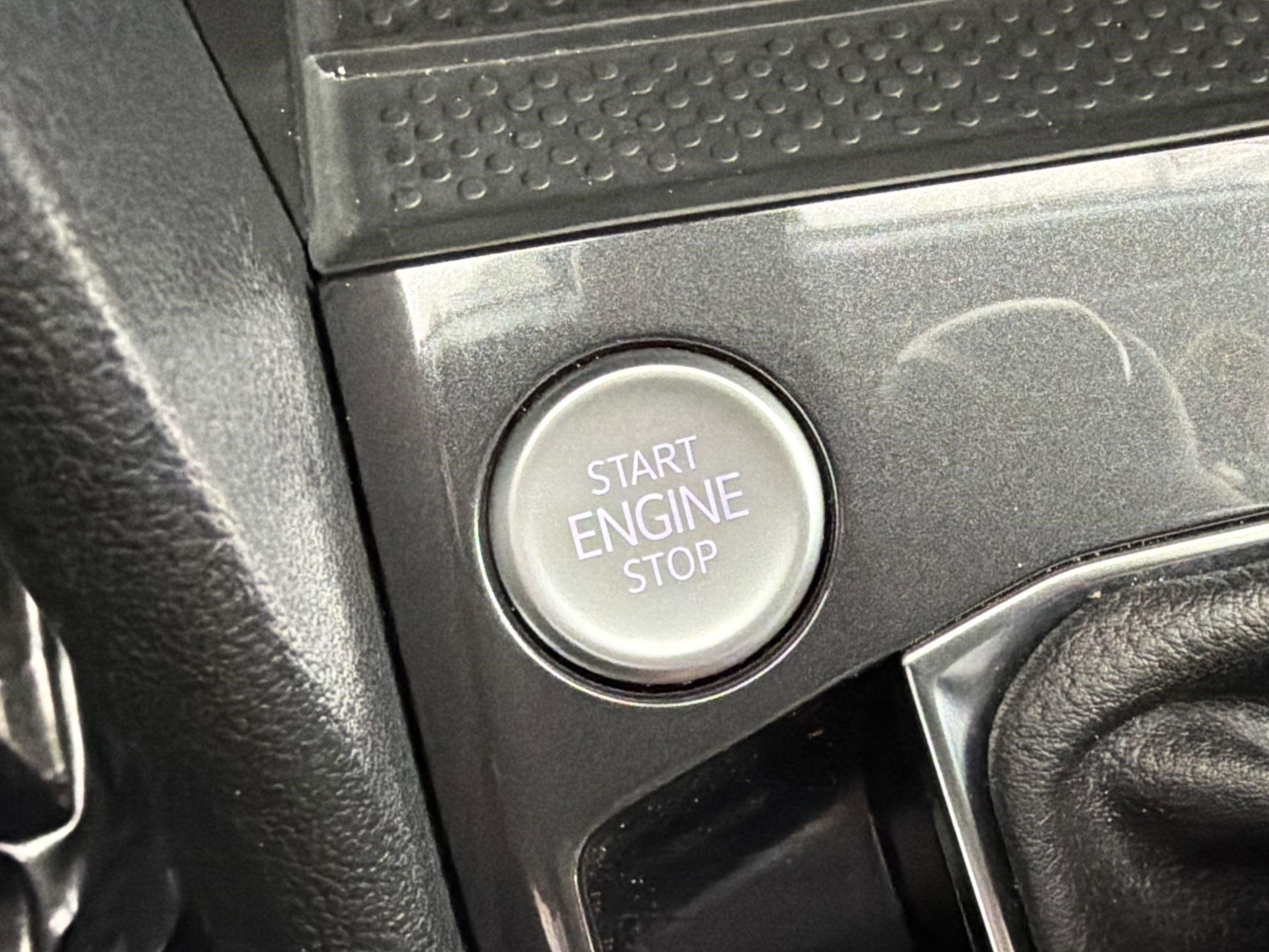 Certified 2024 Volkswagen Tiguan SE image 25