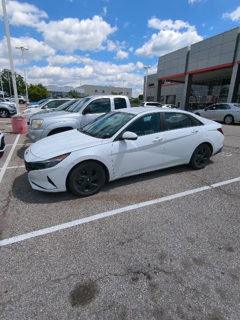 Used 2021 Hyundai Elantra SEL w/ Convenience Package FWD image 2