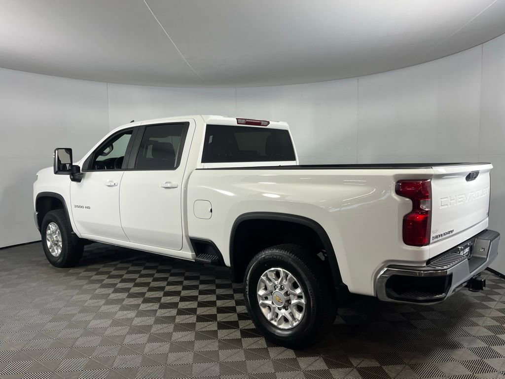 Used 2022 Chevrolet Silverado 3500 LT w/ Convenience Package image 9