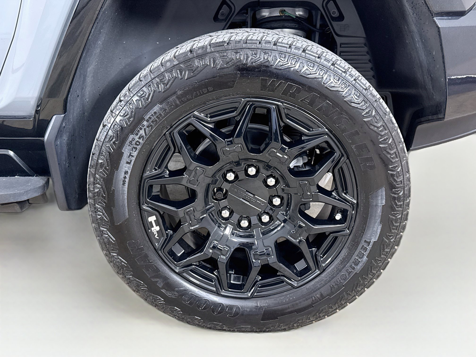 Used 2025 GMC Hummer EV 2X AWD/4WD image 33
