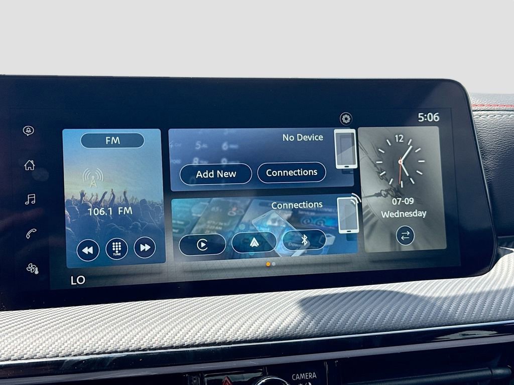 Used 2025 Nissan Kicks SR image 12