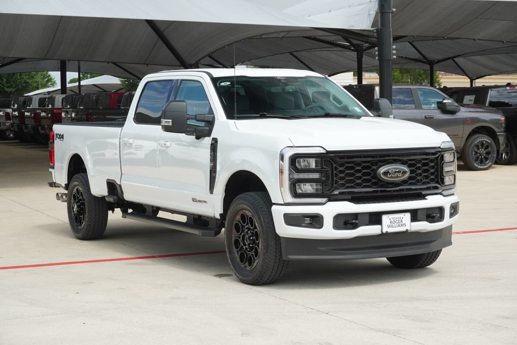 Used 2025 Ford F250 XLT w/ Black Appearance Package AWD/4WD image 2