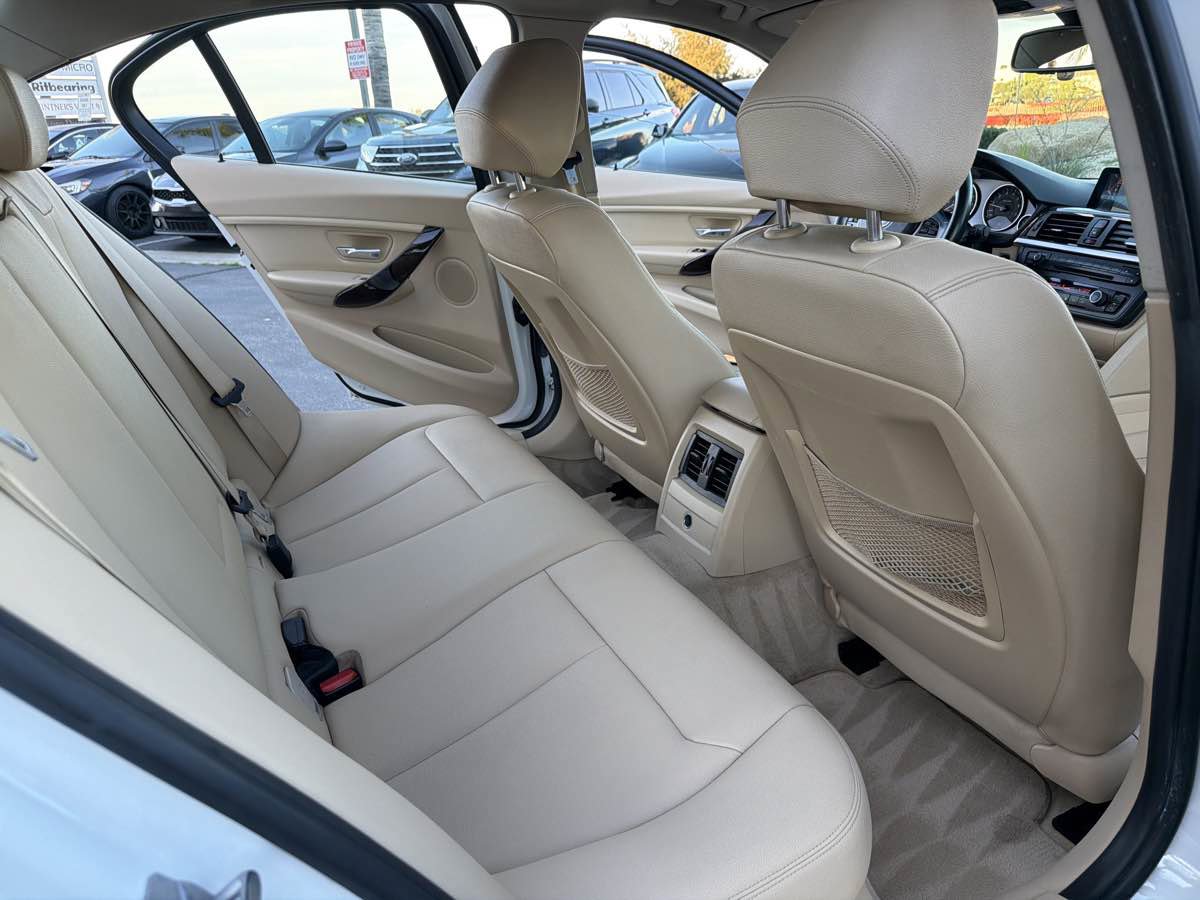 Used 2015 BMW 328i Sedan RWD image 20