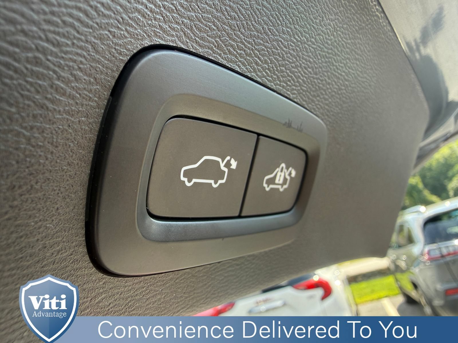 Used 2023 Volvo XC40 Recharge Ultimate w/ Protection Package Premier AWD/4WD image 24