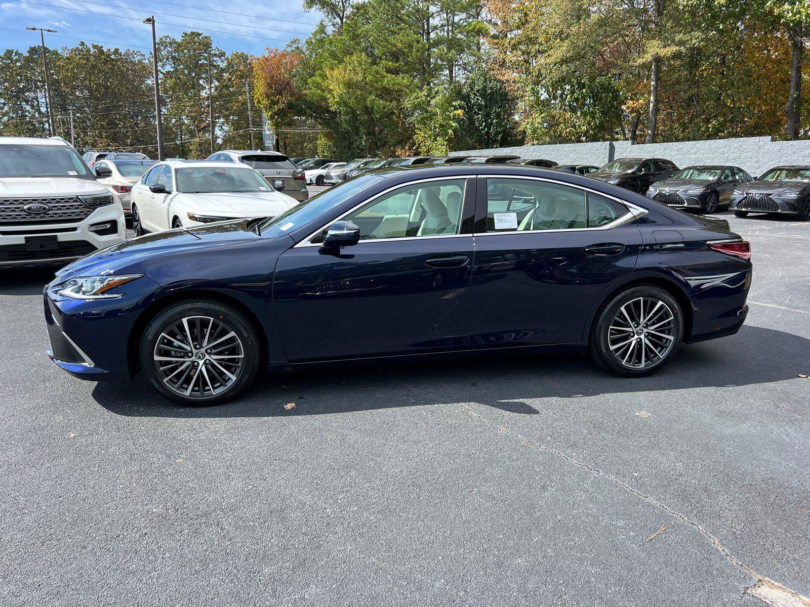 New 2025 Lexus ES 350 w/ Premium Package image 9