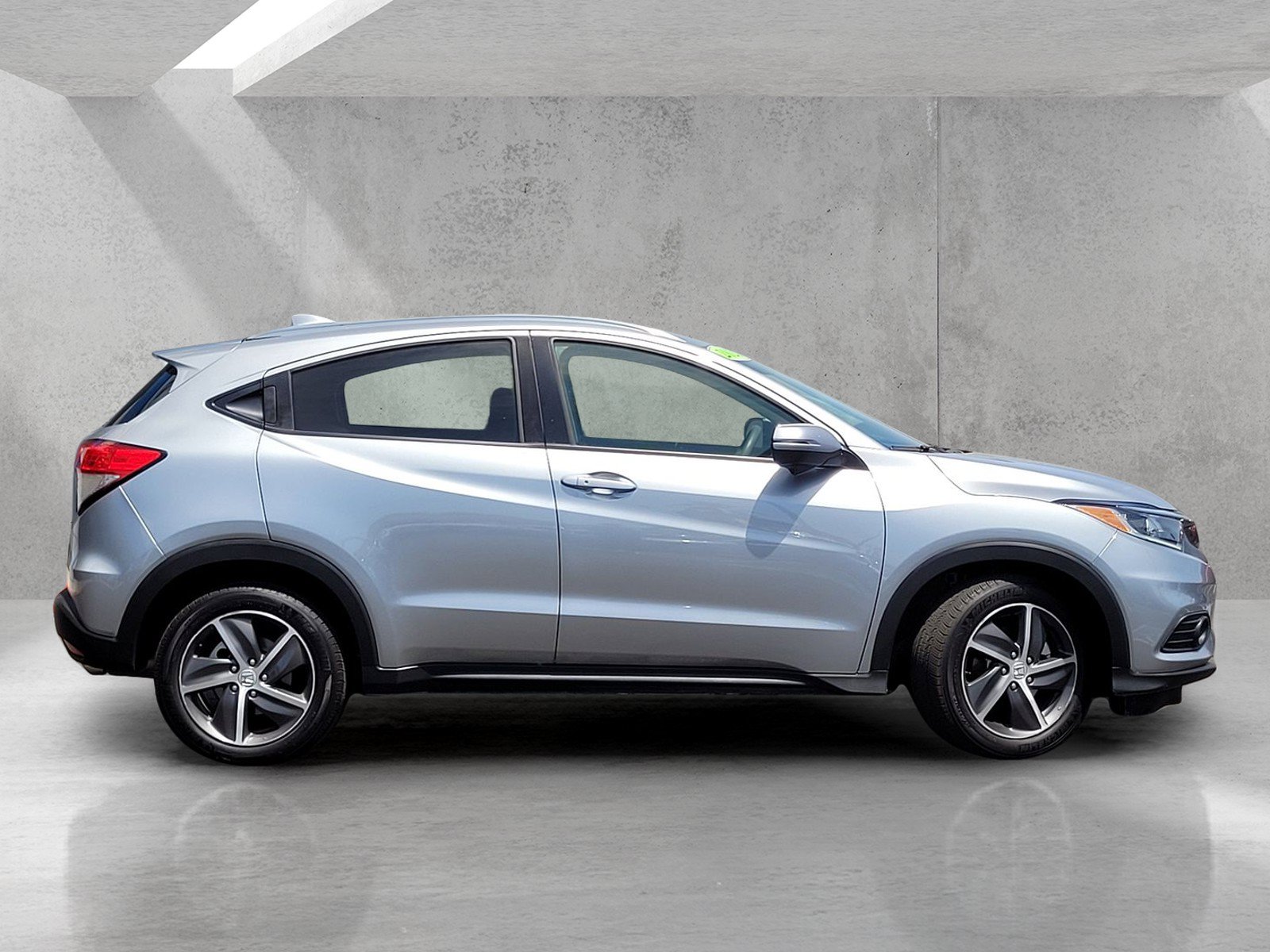 Used 2021 Honda HR-V EX image 3