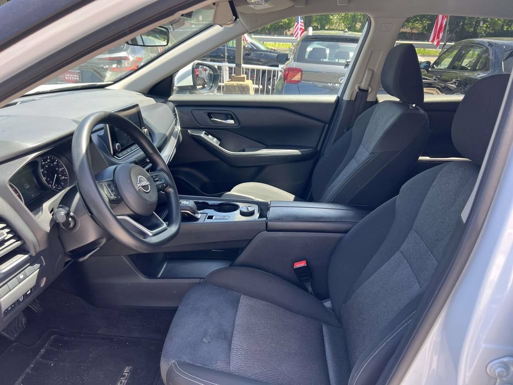 Used 2024 Nissan Rogue SV AWD/4WD image 15