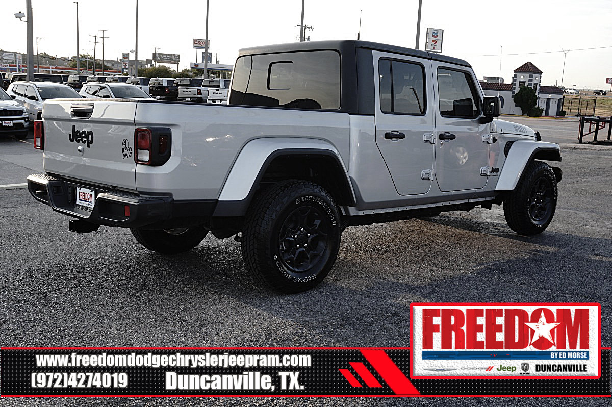 Used 2023 Jeep Gladiator Sport AWD/4WD image 5